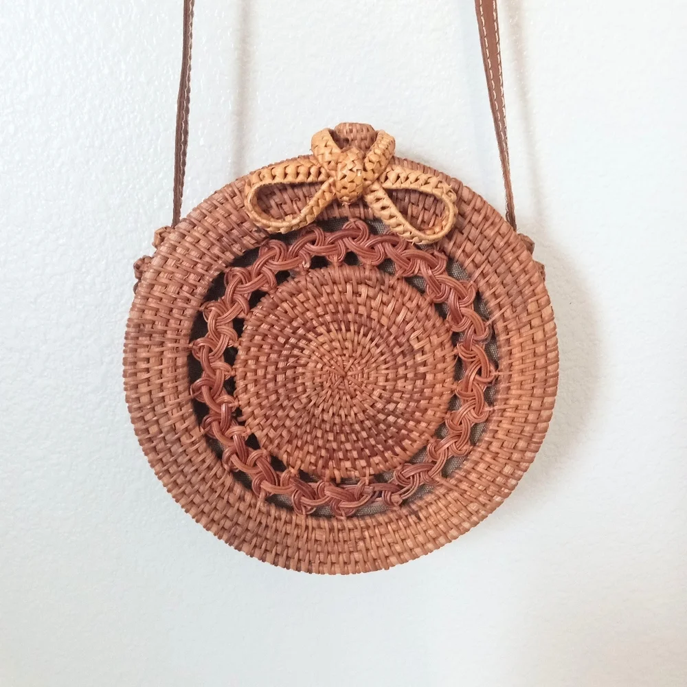 Woven Rattan Handmade Circular Brown Crossbody Shoulder Bag - Picture 6 of 8